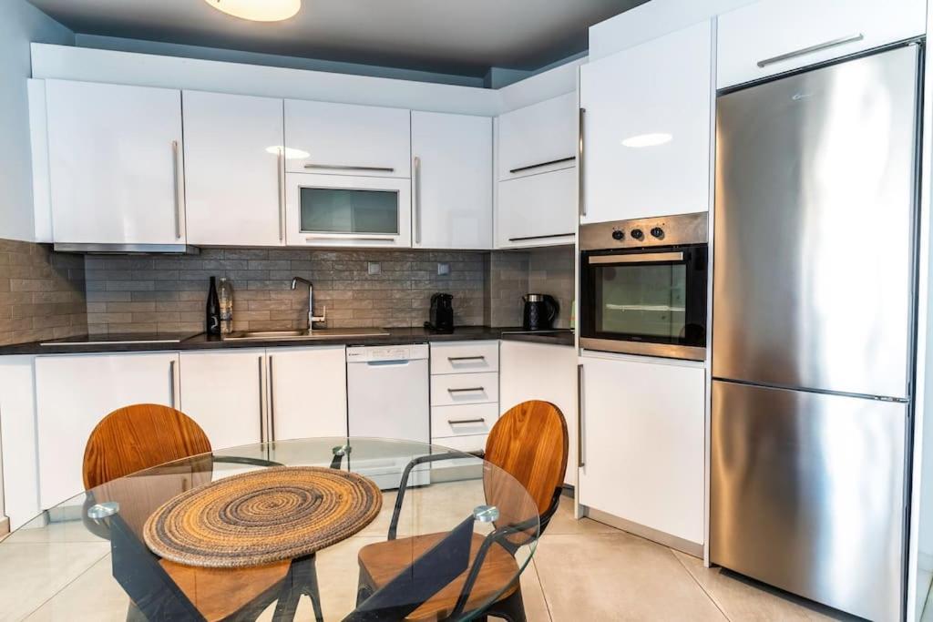 Zefyros Suite , Seafront Retreat ! Pánormos Екстериор снимка