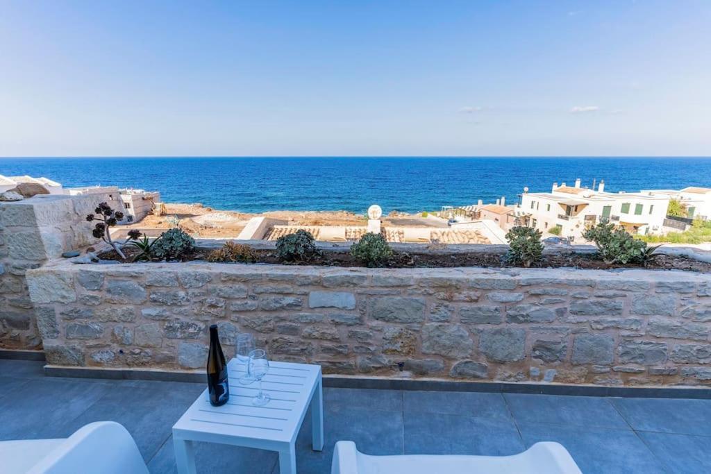 Zefyros Suite , Seafront Retreat ! Pánormos Екстериор снимка