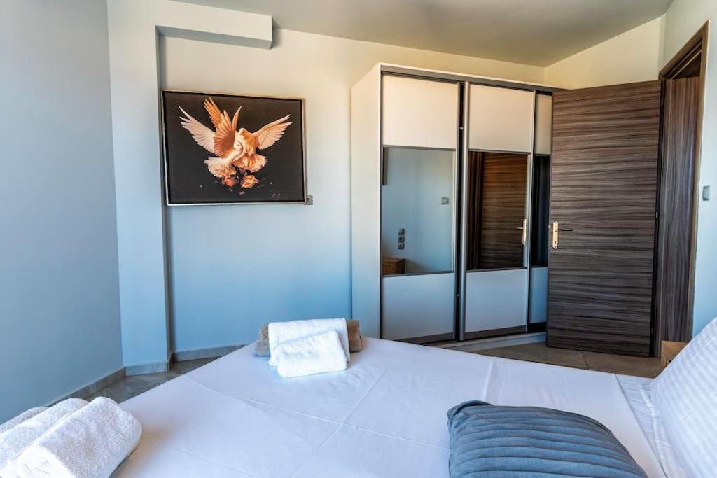 Zefyros Suite , Seafront Retreat ! Pánormos Екстериор снимка