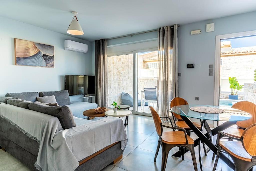 Zefyros Suite , Seafront Retreat ! Pánormos Екстериор снимка