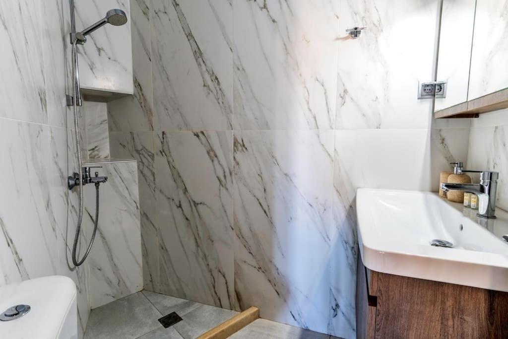 Zefyros Suite , Seafront Retreat ! Pánormos Екстериор снимка